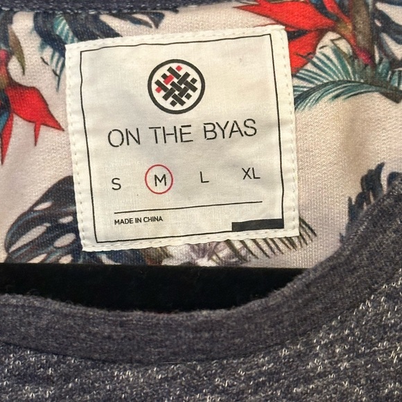 On the Byas • Pac Sun • Lightweight Sweatshirt • Men’s Size Medium - Picture 4 of 5